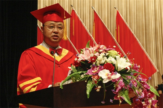 2学校董事长、校长郑立国致辞.jpg