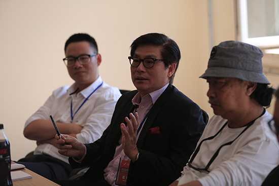 苏雄老师阐述教师国际化视野的观点.jpg
