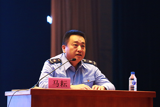 3.长春市消费者协会消费教育指导部主任马耘进行大学生安全消费讲座副本.jpg