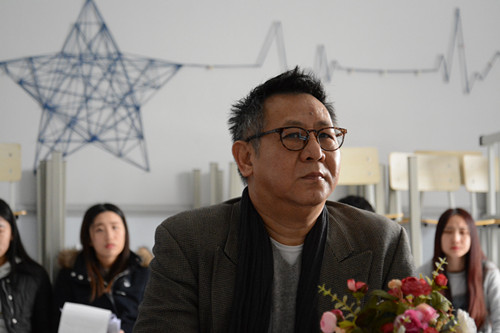2. 胡镜泉院长参与2016届毕业生论文开题答辩工作_副本.jpg