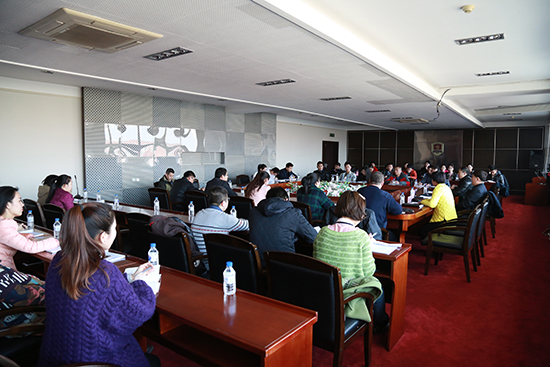 学工部召开全校辅导员座谈会.jpg