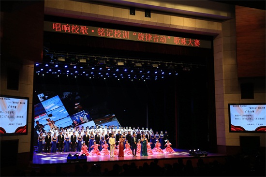 广告 (2)李泽林 摄.jpg