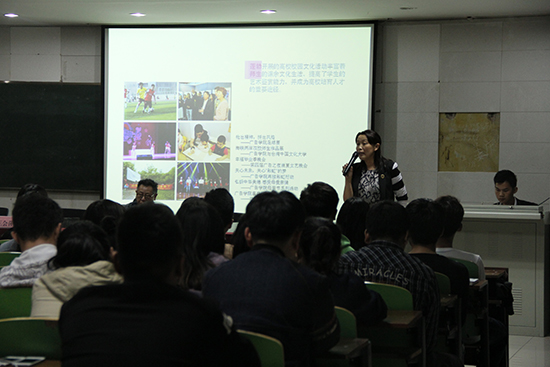 王会萍副院长全面介绍广告学院发展特色副本.jpg