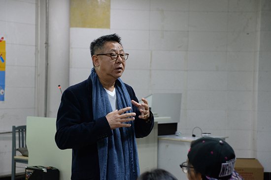 胡镜泉院长鼓励学生积极参加各类展赛活动副本.jpg