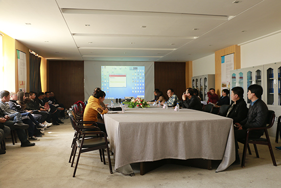 设计学院与产品造型学院学产对接平台项目情况汇报会现场.jpg
