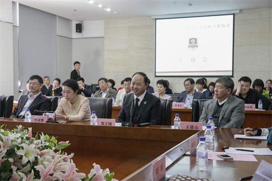 14吉林动画学院董事长、院长郑立国汇报吉林动画学院发展情况.jpg