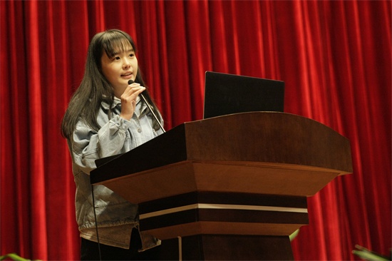 1常梦迪说“公益并不是非我不可,但是多我一个,就多一份温暖与力量”.jpg